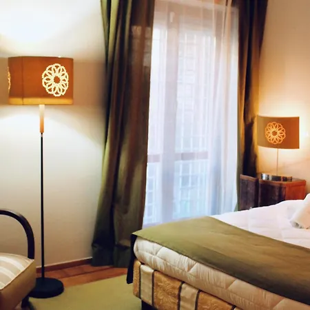 Chic And Elegant In The Heart Of * Roma