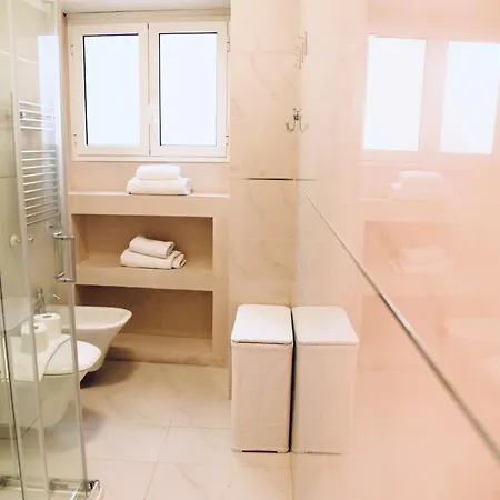 Chic And Elegant In The Heart Of Apartment Rome